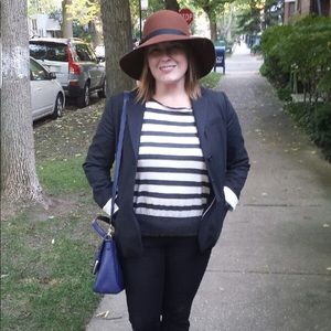 Meet your Posher, Claire